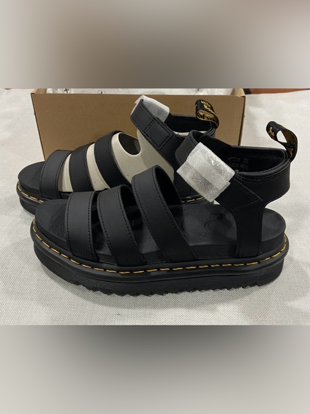 Dr. Martens Women Blaire Hydro Leather 3 Strap V Black Sandals - Size 7